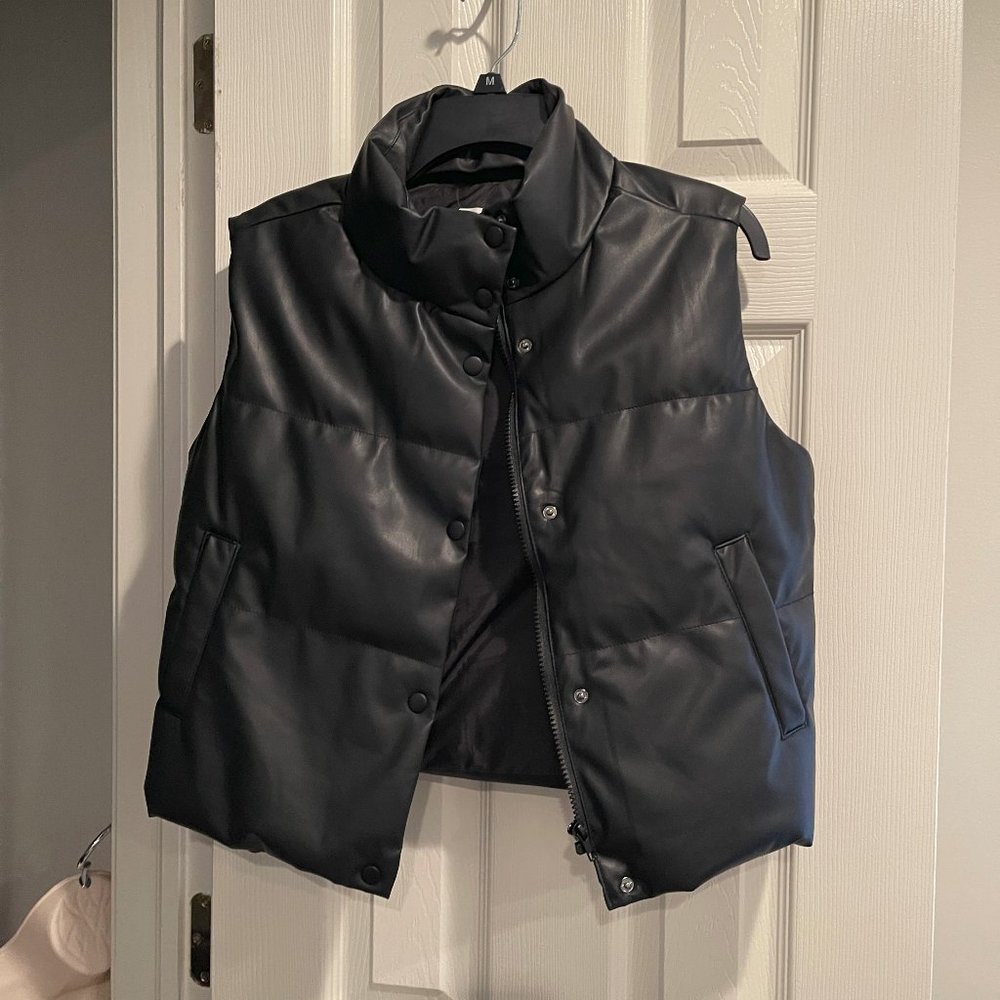 Active USA Women's Faux Leather Jacket Vest Black, Zipper/snap button Size Small